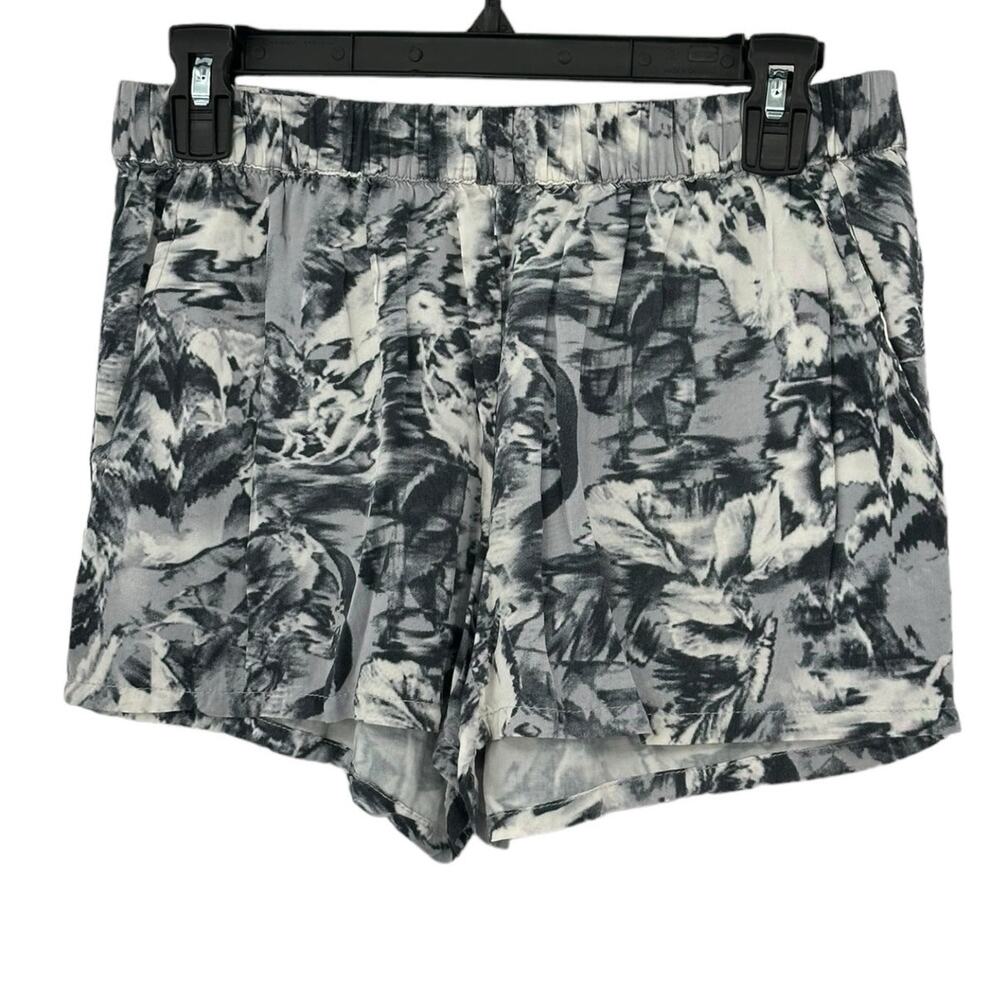 Fabletics Shorts Womens Small Emily Gray Active Workout Gym Athleisure Lounge